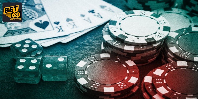 5 vòng cược Poker xanh chín